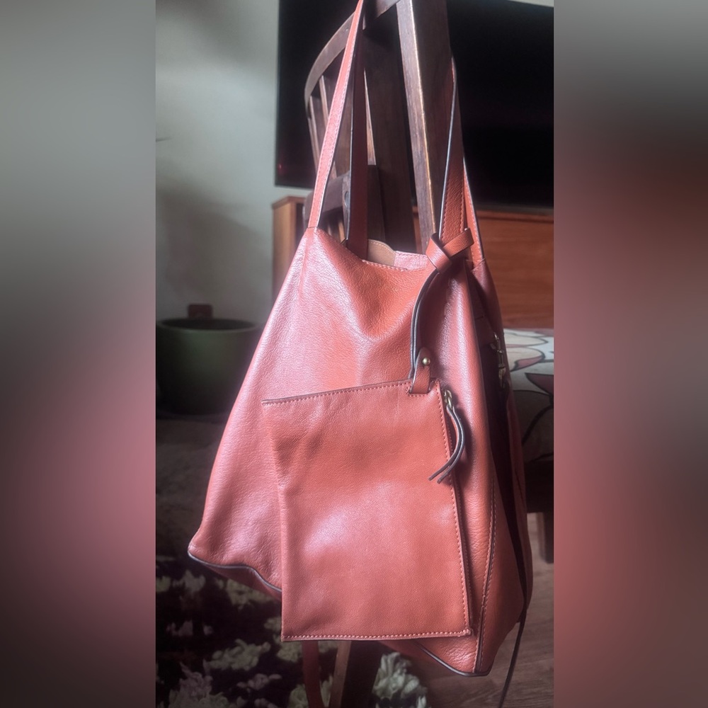 Lucky Brand slouchy leather shopper tote crossbody purse w/wristlet/wallet π€π§‘ - Picture 14 of 15